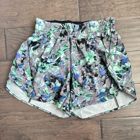 Lululemon Track That Shorts - Picture 1 of 8